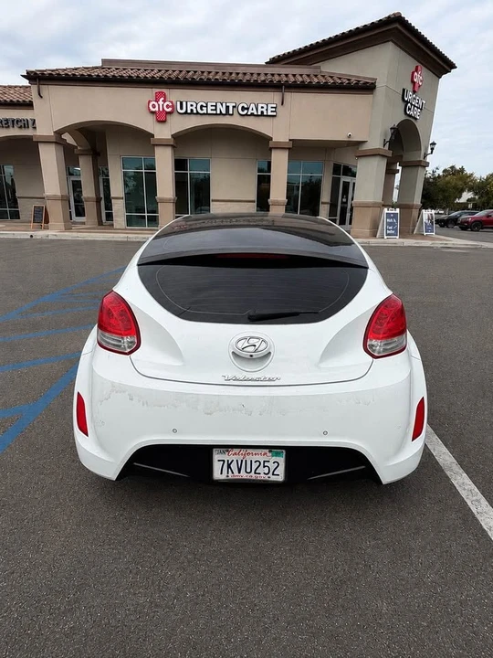 2012 Hyundai Veloster - Image 2 of 9