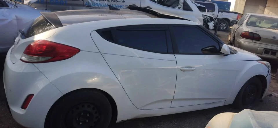 2012 Hyundai Veloster - Image 4 of 9
