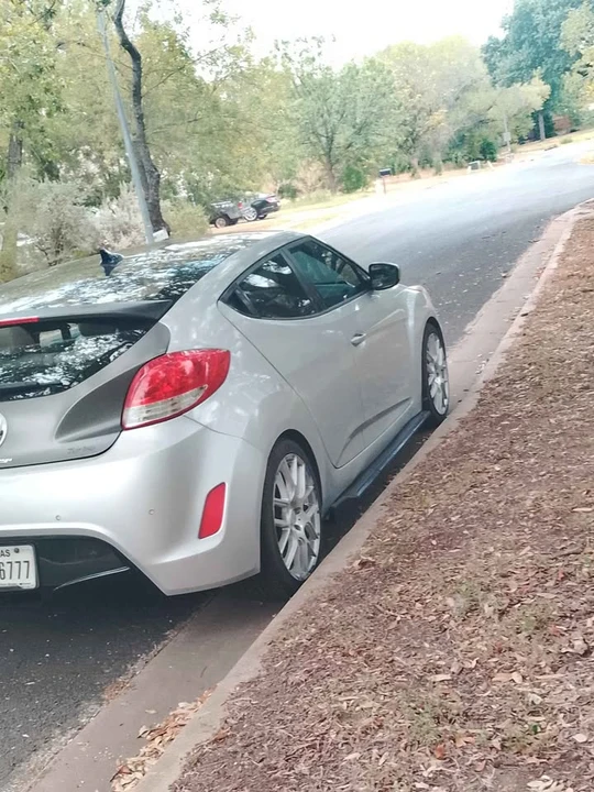 2012 Hyundai Veloster - Image 2 of 3