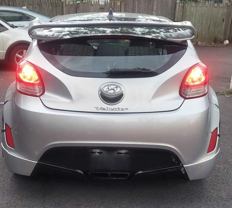 2012 Hyundai Veloster - Image 2 of 5