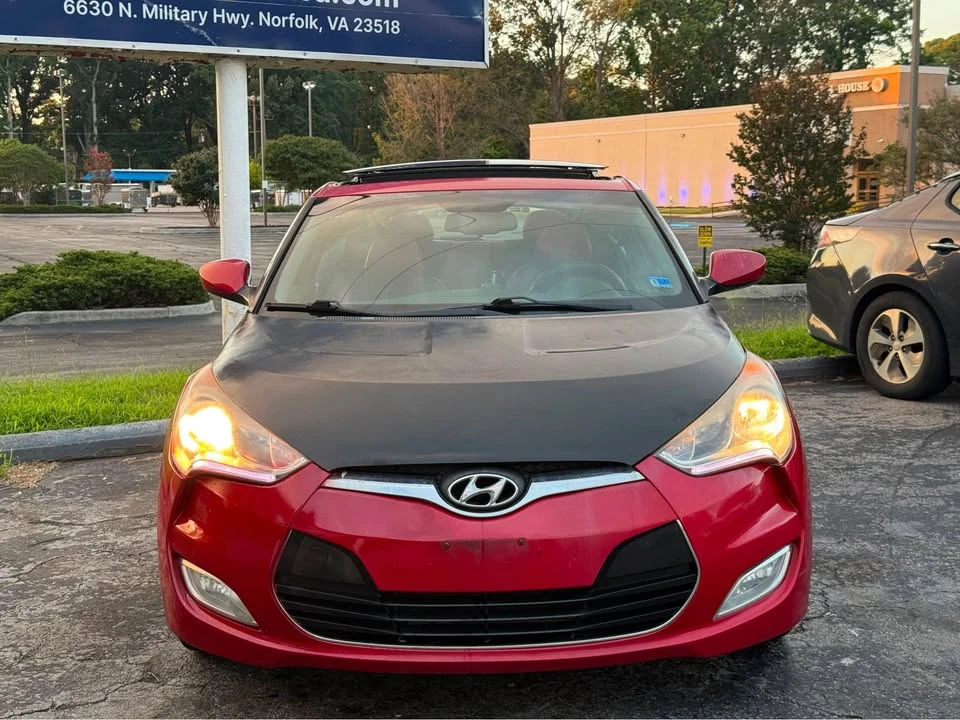 2012 Hyundai Veloster - Image 2 of 17