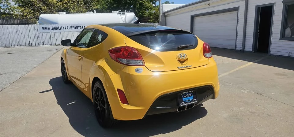 2012 Hyundai Veloster - Image 4 of 9
