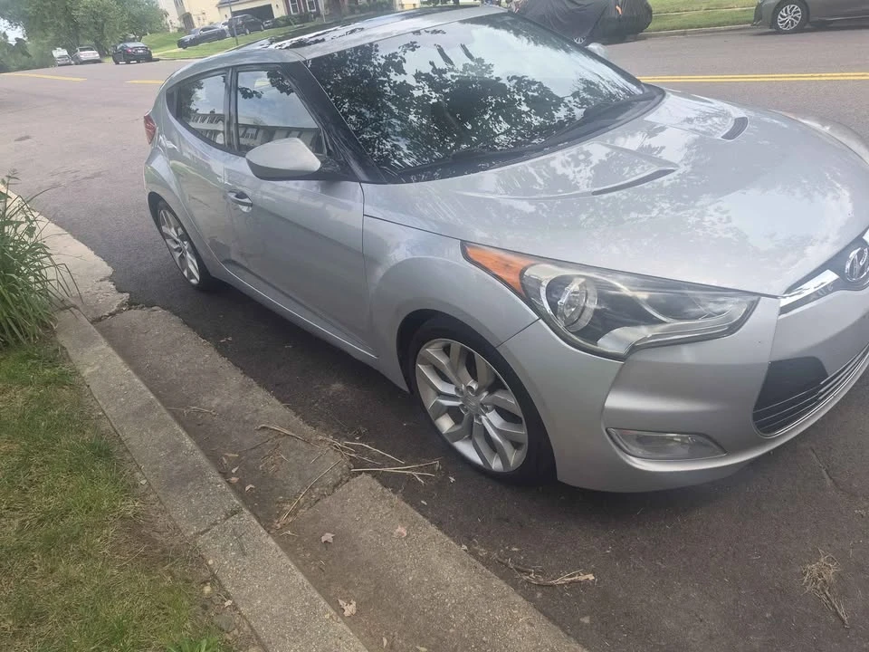 2012 Hyundai Veloster - Image 4 of 13
