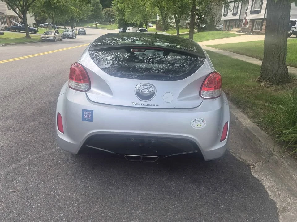 2012 Hyundai Veloster - Image 2 of 13