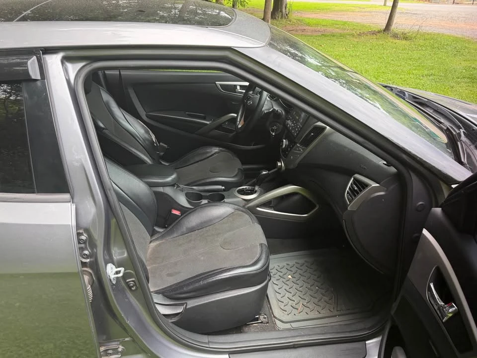 2012 Hyundai Veloster - Image 9 of 13