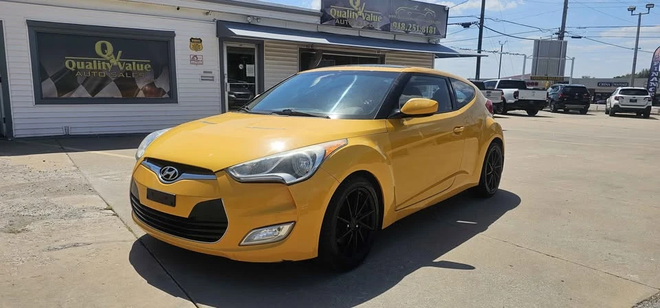 2012 Hyundai Veloster - Image 2 of 9