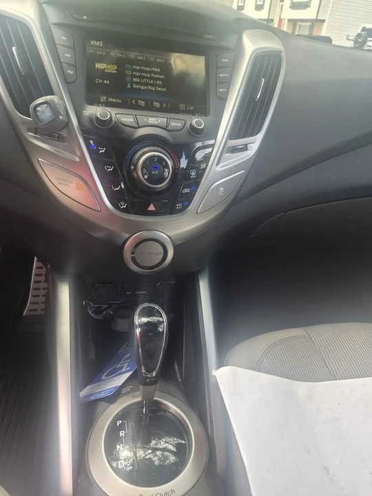 2012 Hyundai Veloster - Image 12 of 13