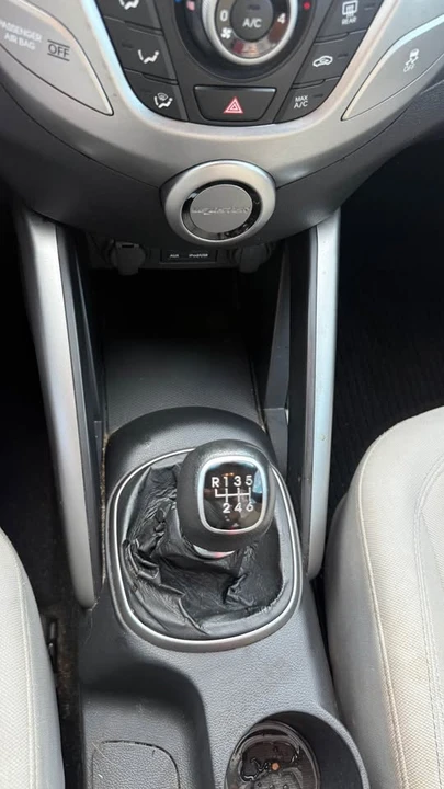 2012 Hyundai Veloster - Image 13 of 15