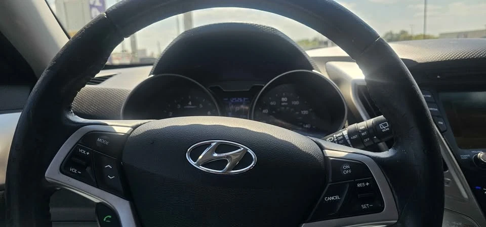 2012 Hyundai Veloster - Image 6 of 9