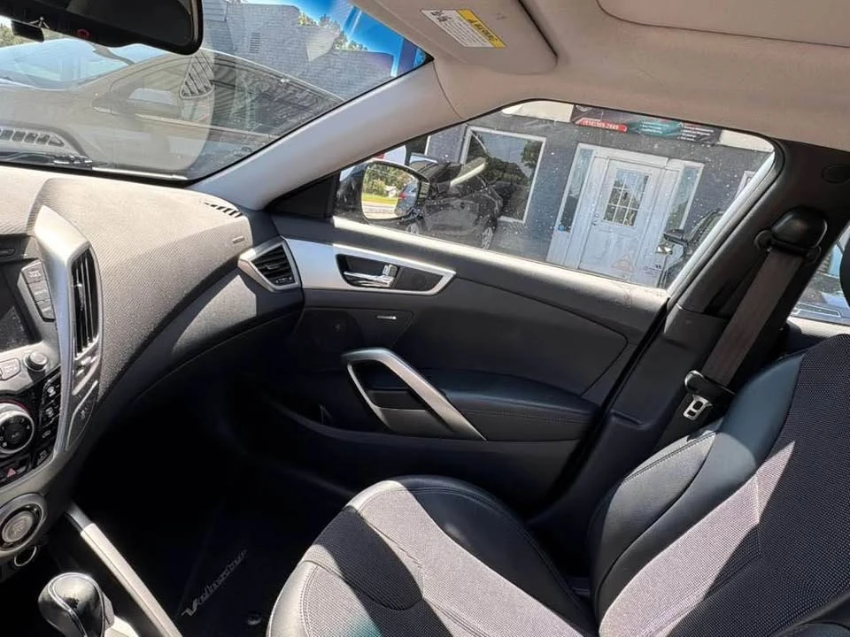 2012 Hyundai Veloster - Image 14 of 16