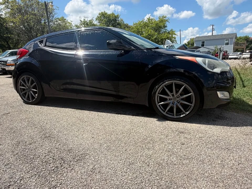 2012 Hyundai Veloster - Image 2 of 9