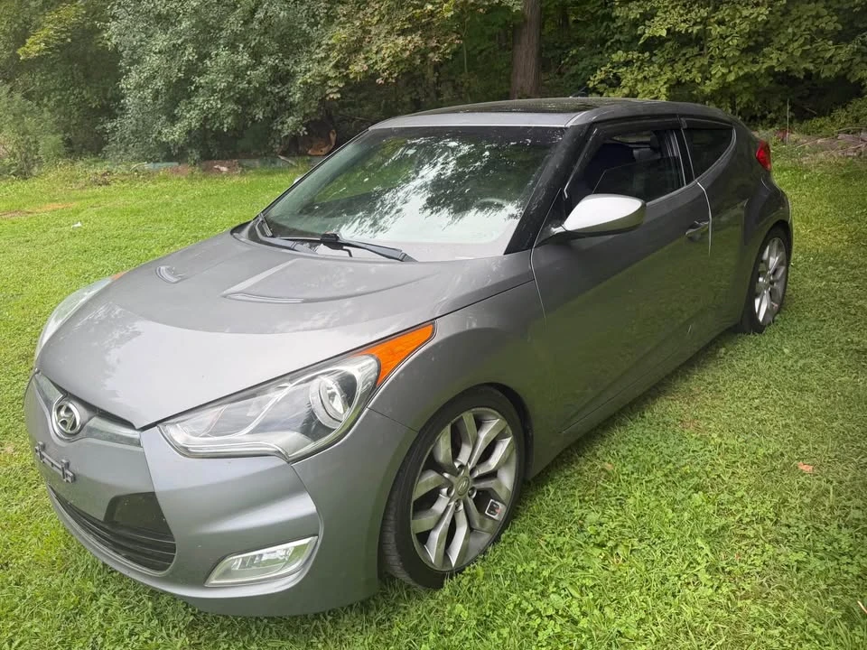 2012 Hyundai Veloster - Image 2 of 13
