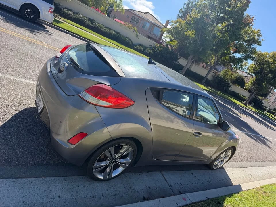 2012 Hyundai Veloster - Image 4 of 6