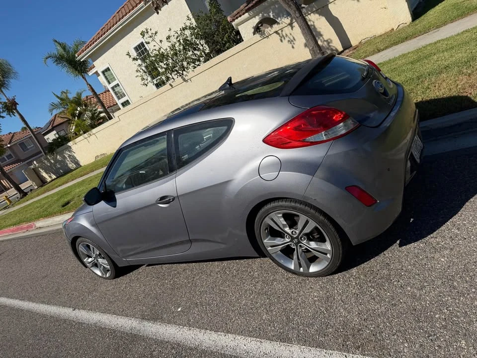 2012 Hyundai Veloster - Image 2 of 6