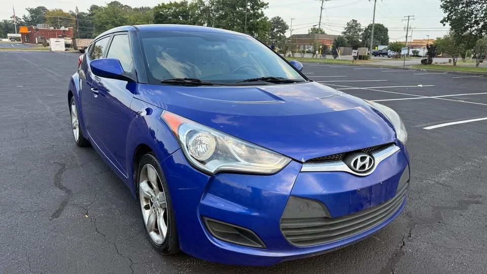 2012 Hyundai Veloster - Image 2 of 15