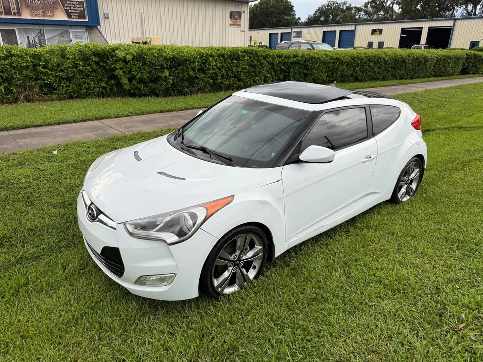 2012 Hyundai Veloster - Image 9 of 15