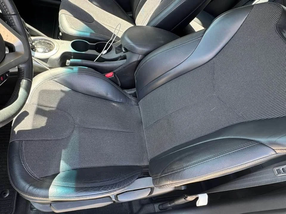 2012 Hyundai Veloster - Image 15 of 16