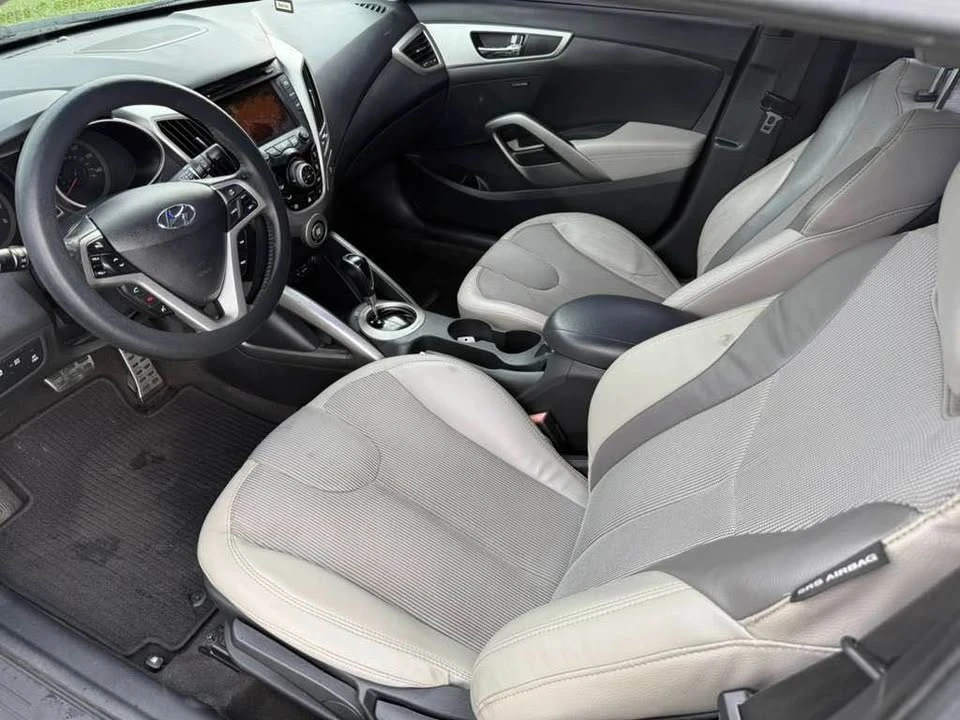 2012 Hyundai Veloster - Image 10 of 15