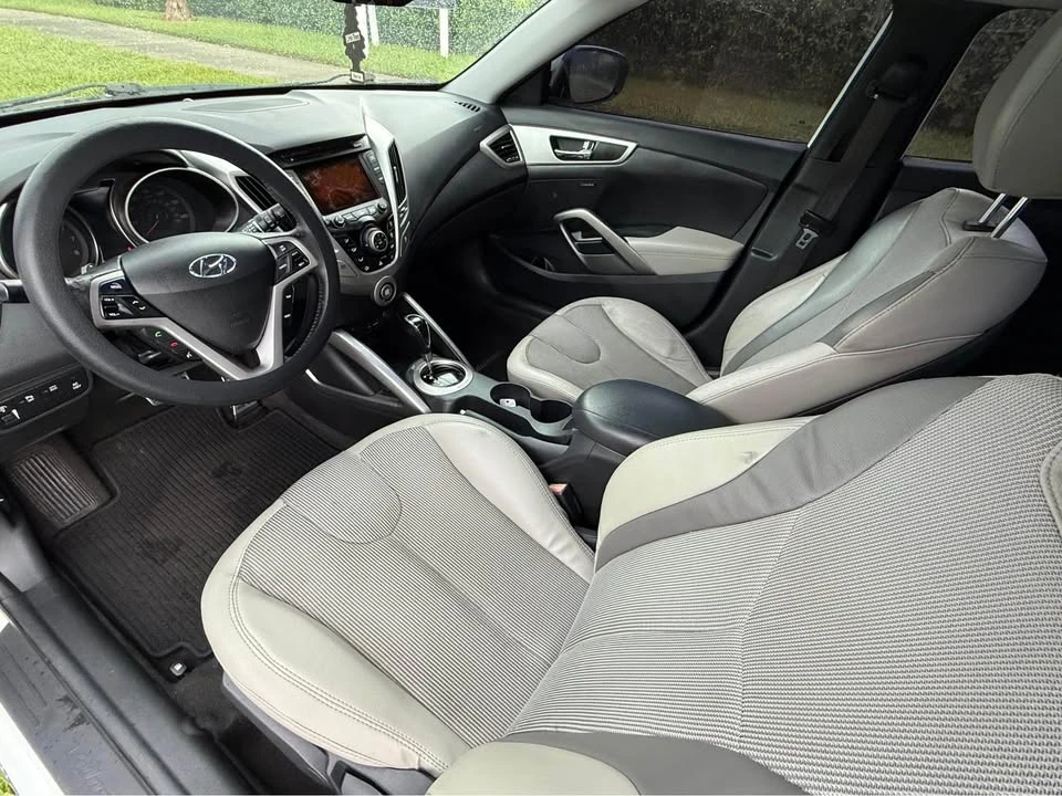 2012 Hyundai Veloster - Image 14 of 15
