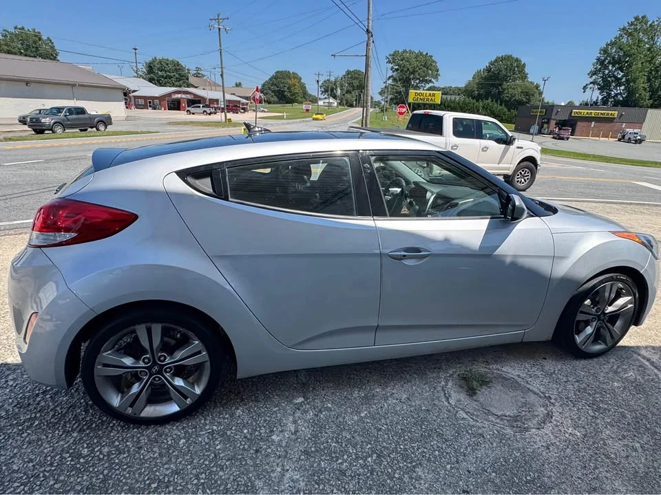 2012 Hyundai Veloster - Image 4 of 16