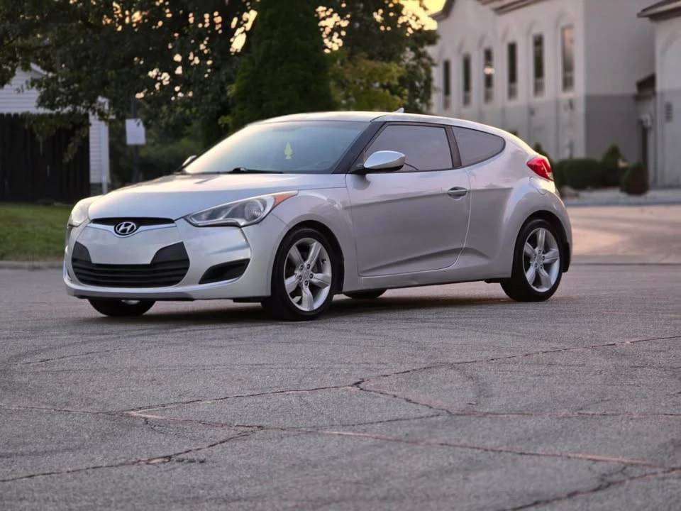 2012 Hyundai Veloster - Image 2 of 10