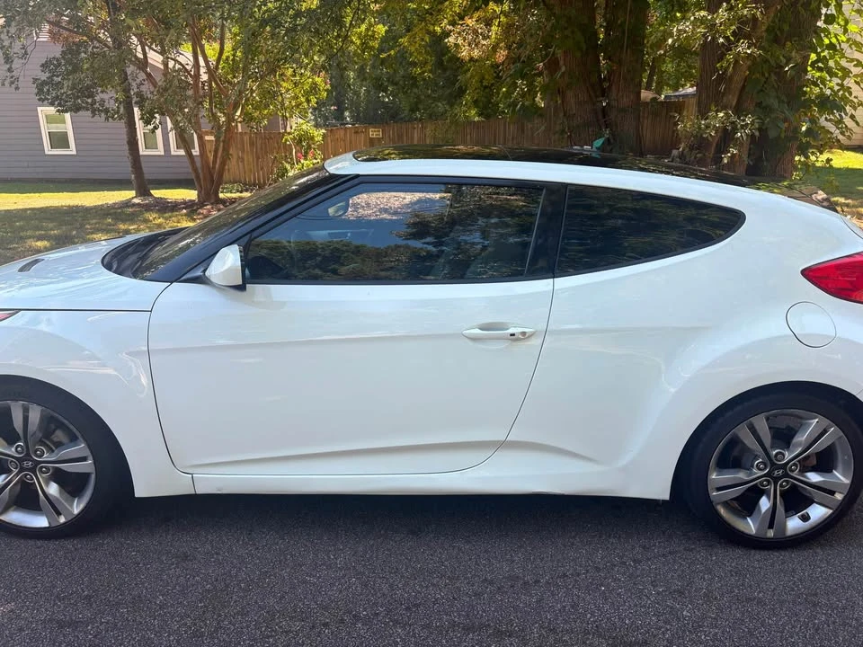 2012 Hyundai Veloster - Image 2 of 12