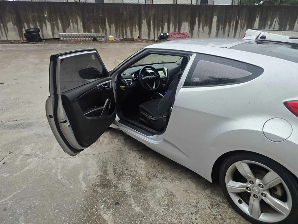 2012 Hyundai Veloster - Image 9 of 10