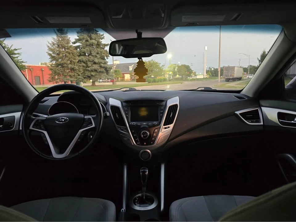 2012 Hyundai Veloster - Image 7 of 10