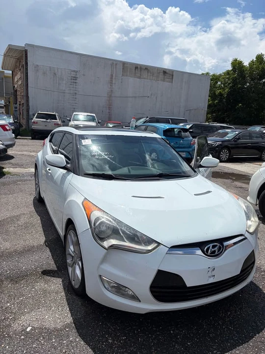 2012 Hyundai Veloster - Image 2 of 10