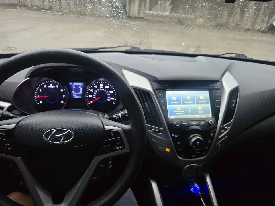 2012 Hyundai Veloster - Image 10 of 10