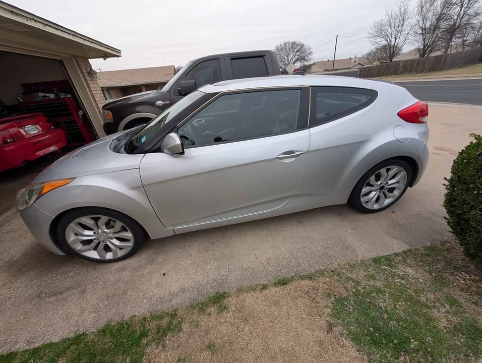 2012 Hyundai Veloster - Image 11 of 12