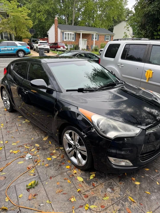 2012 Hyundai Veloster - Image 2 of 9