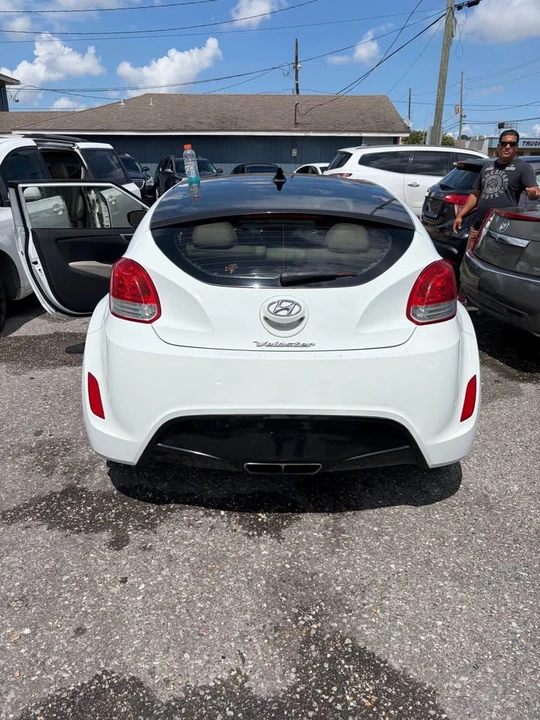 2012 Hyundai Veloster - Image 4 of 10