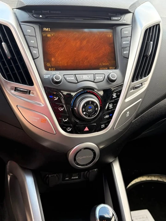 2012 Hyundai Veloster - Image 9 of 10