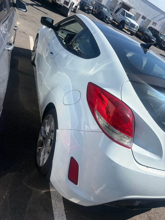 2012 Hyundai Veloster - Image 2 of 5