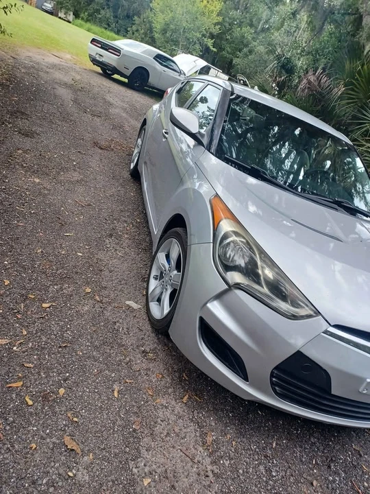 2012 Hyundai Veloster - Image 2 of 12