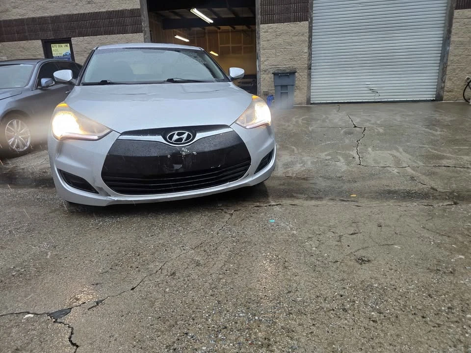 2012 Hyundai Veloster - Image 5 of 8