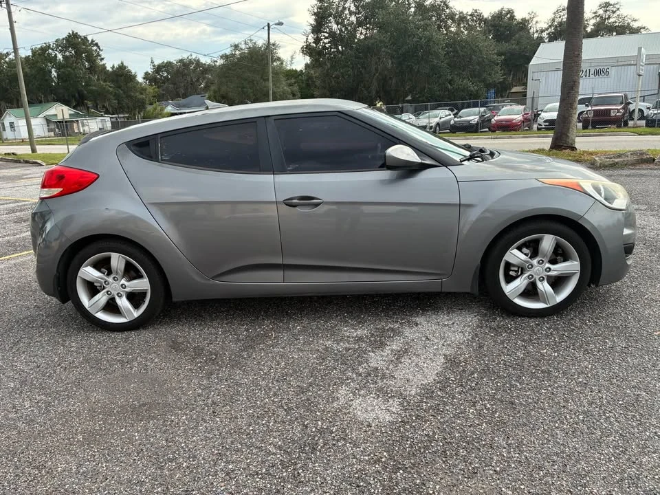 2012 Hyundai Veloster - Image 6 of 13