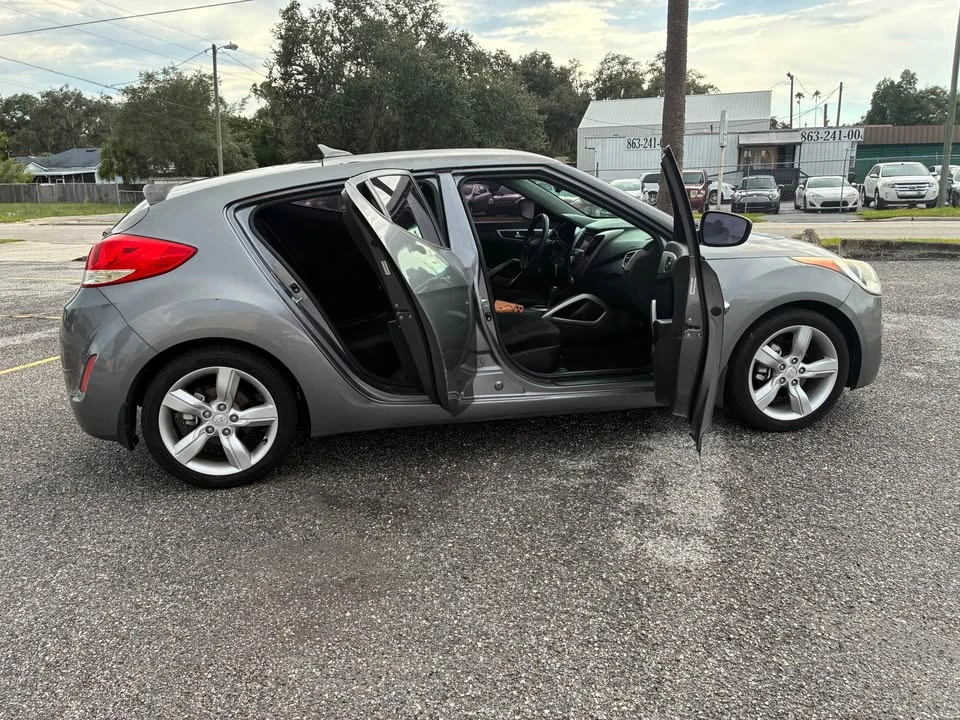 2012 Hyundai Veloster - Image 9 of 13