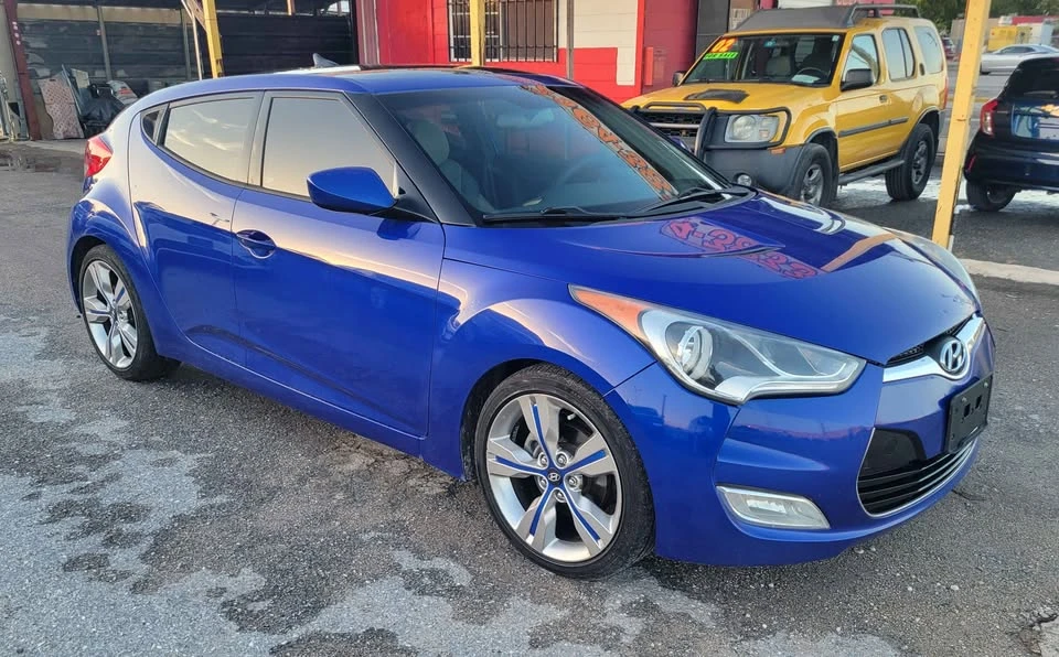 2012 Hyundai Veloster - Image 2 of 10
