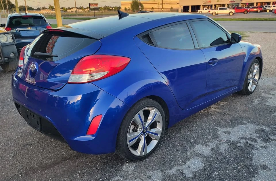 2012 Hyundai Veloster - Image 3 of 10