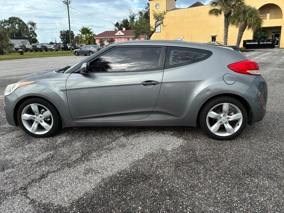 2012 Hyundai Veloster - Image 2 of 13