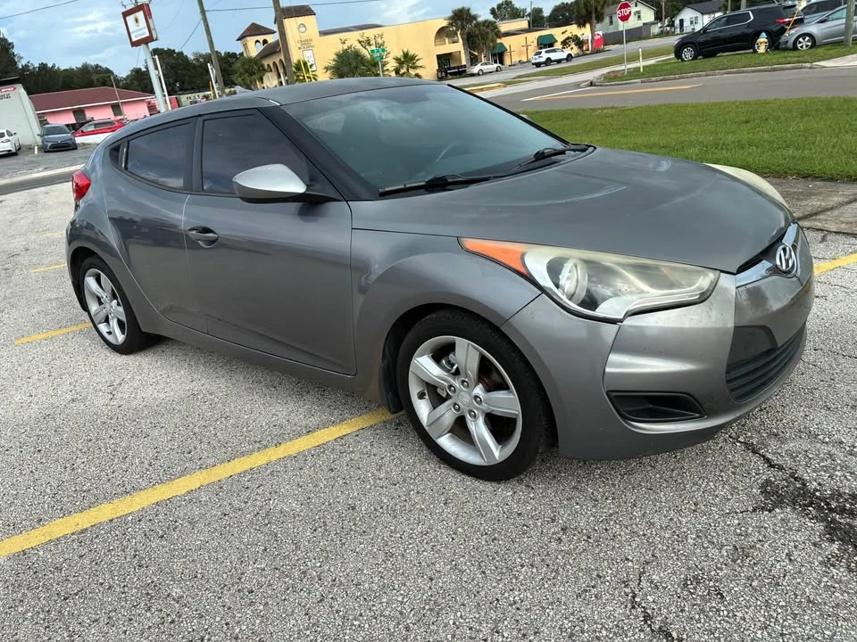2012 Hyundai Veloster - Image 2 of 13