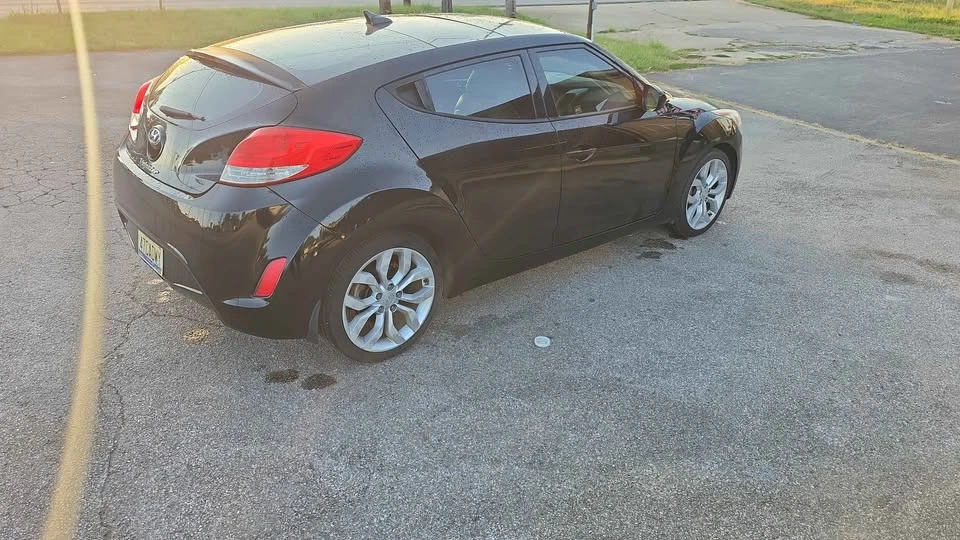2012 Hyundai Veloster - Image 3 of 8