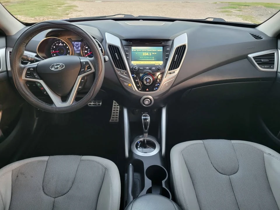 2012 Hyundai Veloster - Image 5 of 10