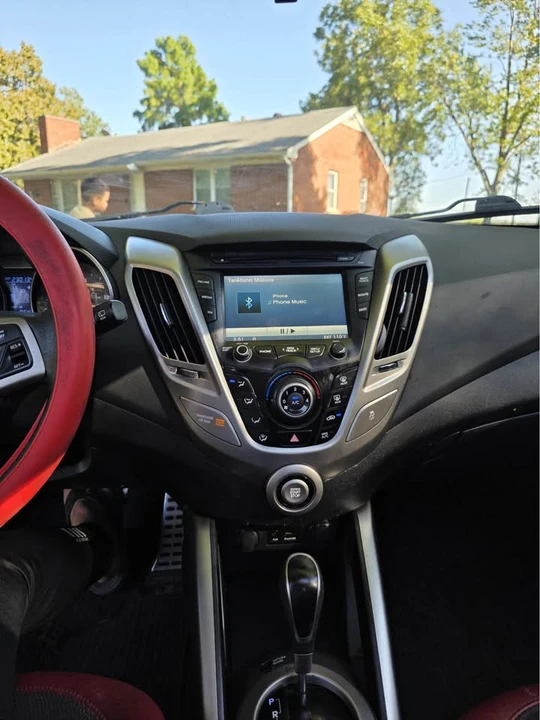 2012 Hyundai Veloster - Image 15 of 16