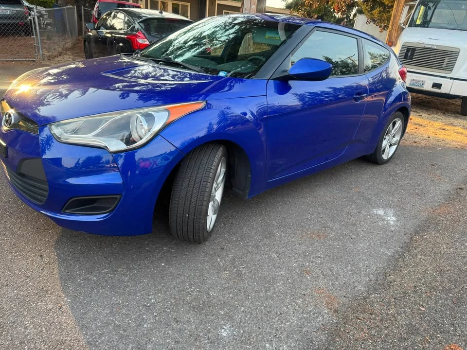 2012 Hyundai Veloster - Image 2 of 8