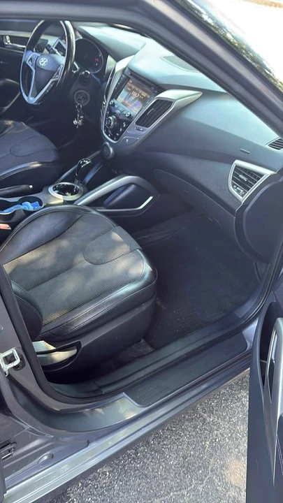 2012 Hyundai Veloster - Image 4 of 12