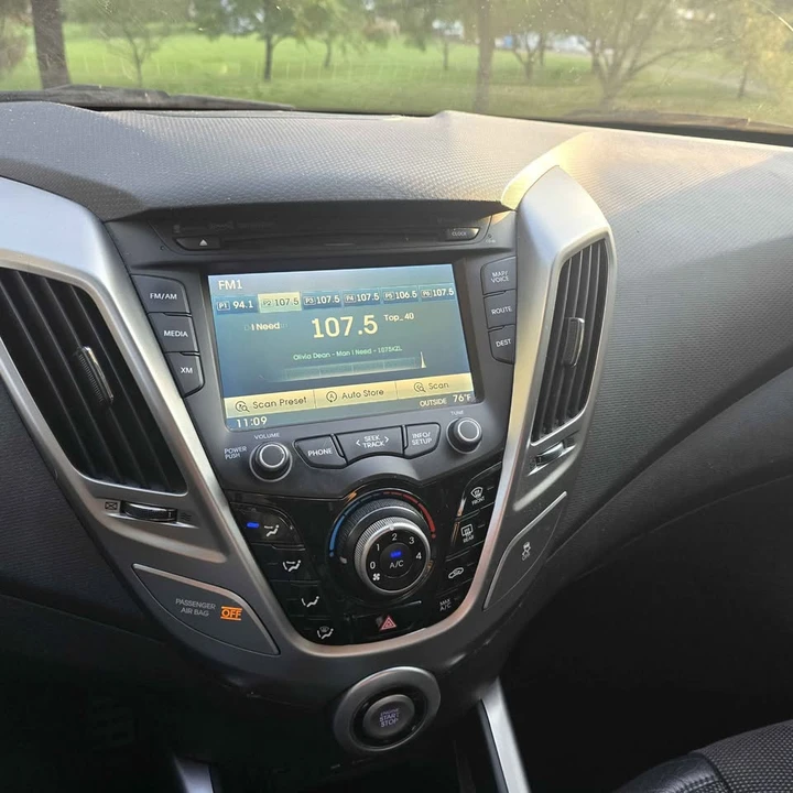 2012 Hyundai Veloster - Image 7 of 11