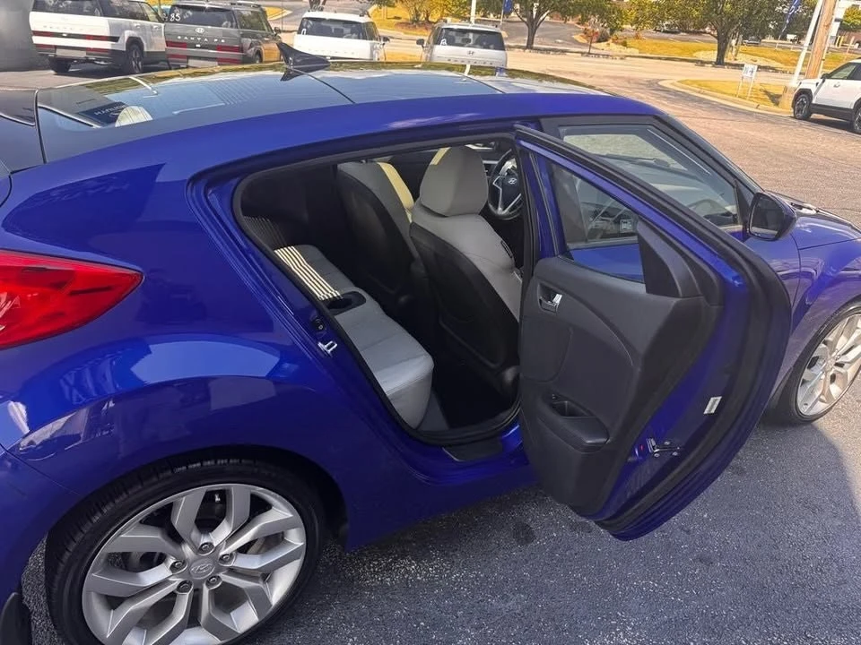 2012 Hyundai Veloster - Image 16 of 18